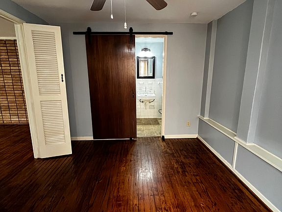 4th image of 2815 Greenbriar Dr APT 2