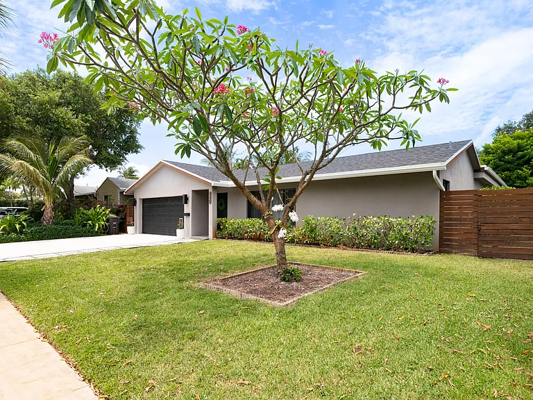 335 Franklin Rd — Photo 4