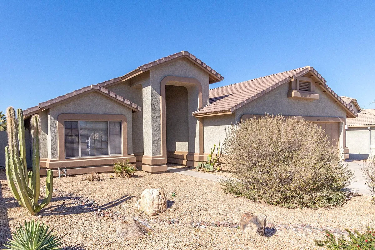 Building Photo - 11296 S Obispo Dr