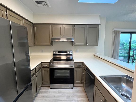 3rd image of 1204 Whitney Ave APT 501