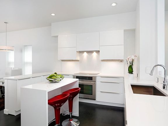 3rd image of 1159 Josephine St