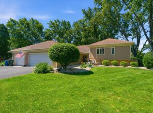 22 Plum Ct, Dundee, IL 60118