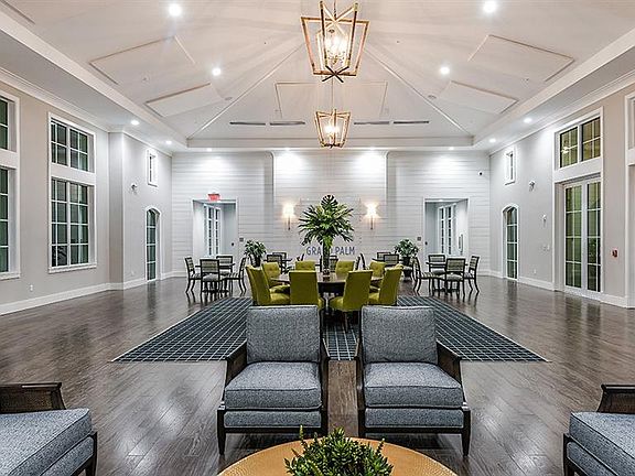 3rd image of 21265 Holmes Cir