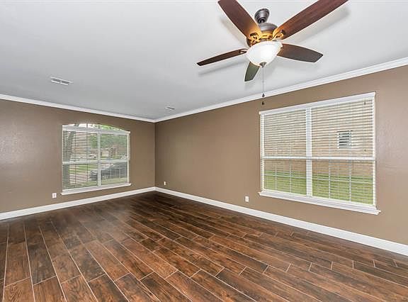 2nd image of 328 Patricia Ln