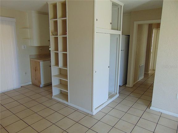4th image of 1801 Holly Ave