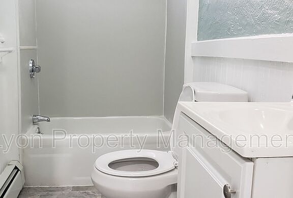 3rd image of 3 Grant Ave Unit 1L