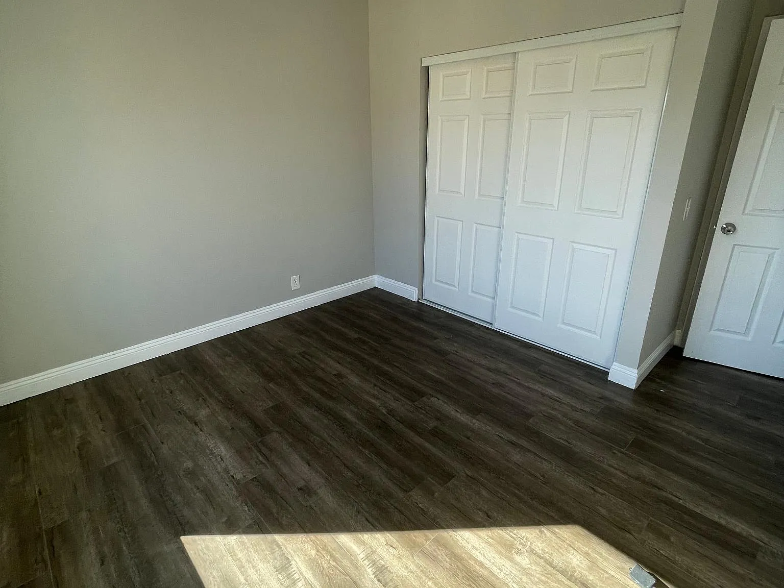 1560 E Date St — Photo 2