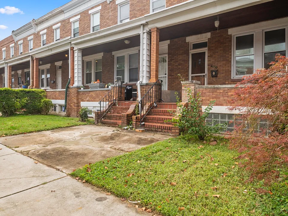 3325 Dudley Ave