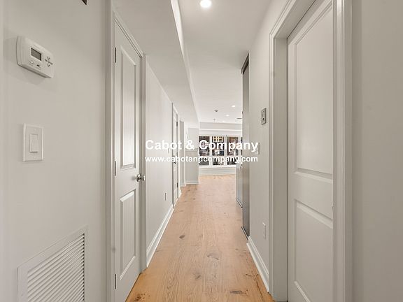 5th image of 9 N Margin St #33