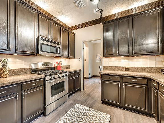 5th image of 7190 Saint Augustine Dr