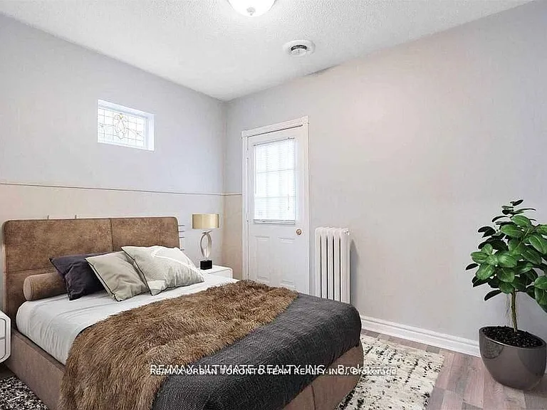 745 Coxwell Ave #UPPER — Photo 15