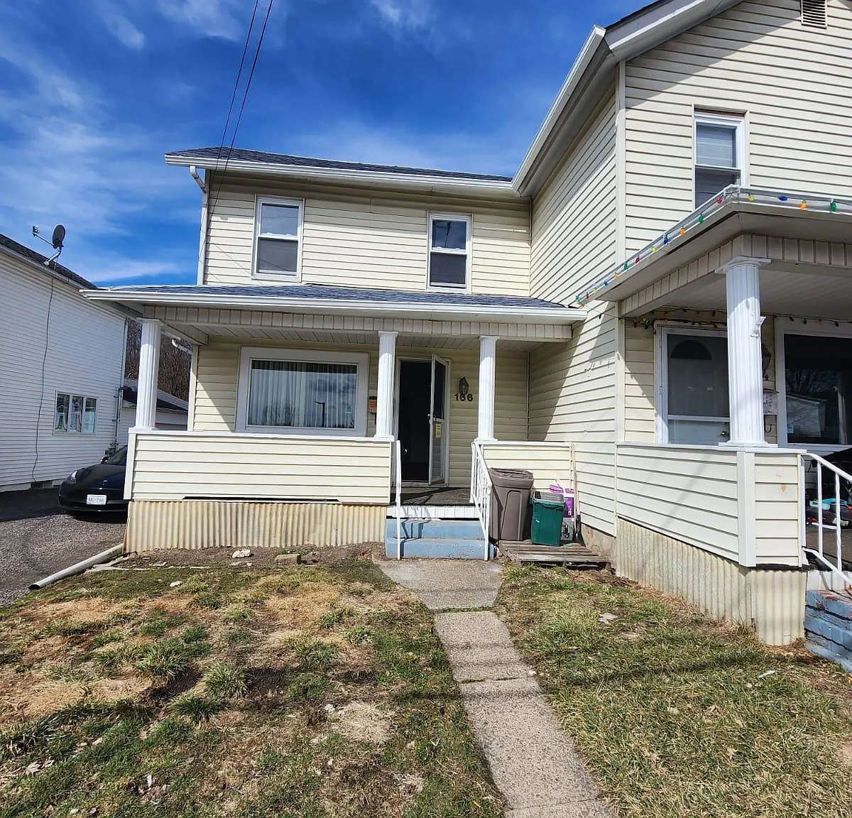 2 bed, $1,275 — Photo 1