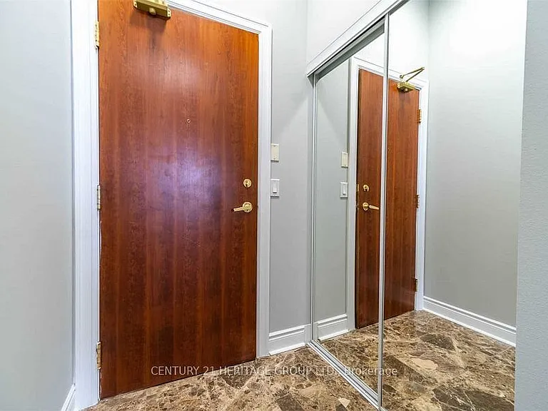 18 Kenaston Gdns #1905 — Photo 5