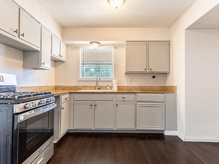 7802 Rimfire Dr — Photo 11