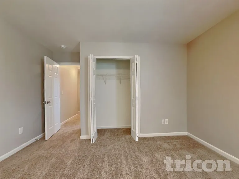 2048 Lauren Woods Dr — Photo 14