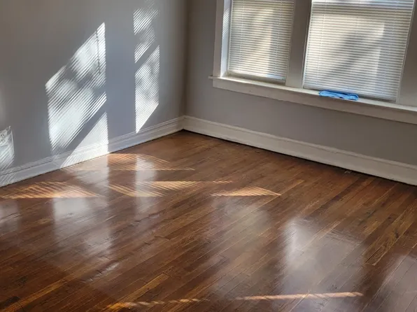 1342 W 70th St #1, Chicago, IL 60636