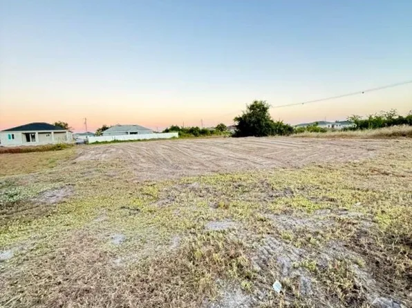 1102 Adeline Ave, Lehigh Acres, FL 33971