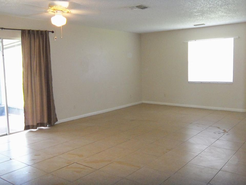 1st image of 1328 SE 6th St