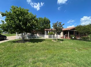 126 Saint Michaels Dr, Trinidad, TX