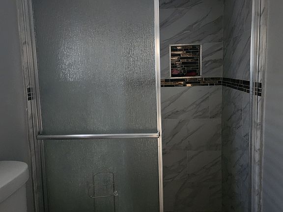 5th image of 231 Amherst St