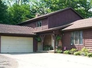 8250 Knightsbridge Ln, Concord Township, OH 44060