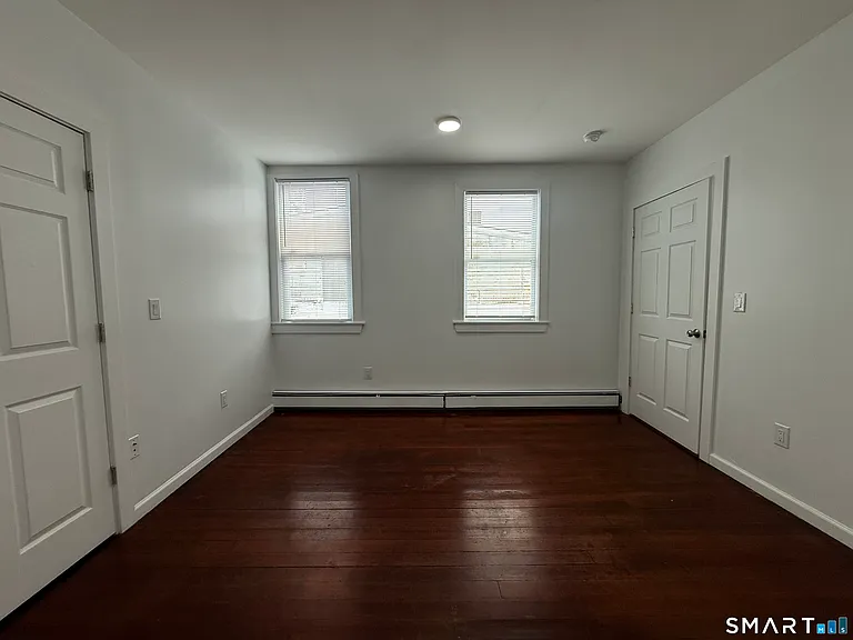 18 Bank St — Photo 12