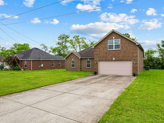 3rd image of 7841 Ellen Dr