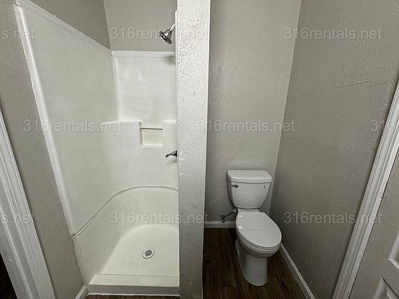 5th image of 1324 S Emporia Ave