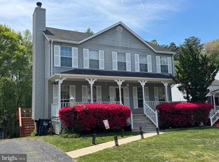 13724 Palm Rd, Woodbridge, VA 22193