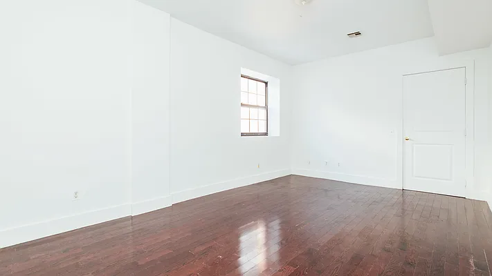 Rented by Nooklyn NYC LLC | media 4