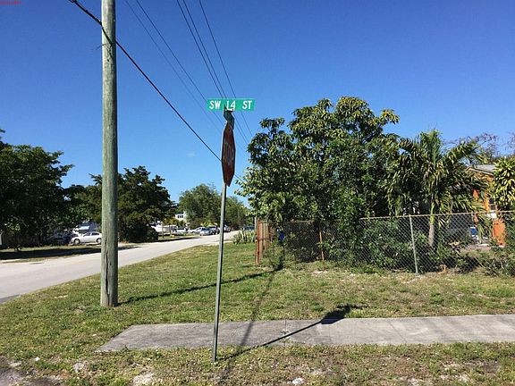 5th image of 2224 SW 14th St