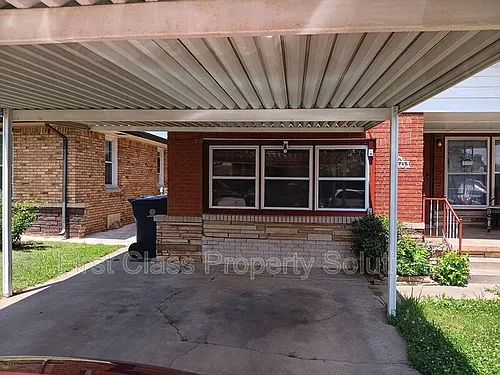 2801 SW 51st St Photo 1