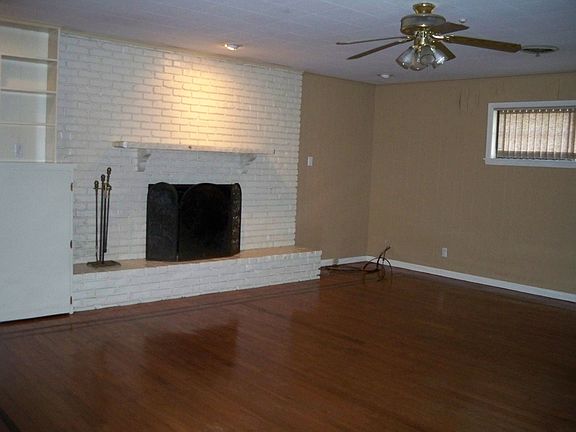 Family room/fireplace