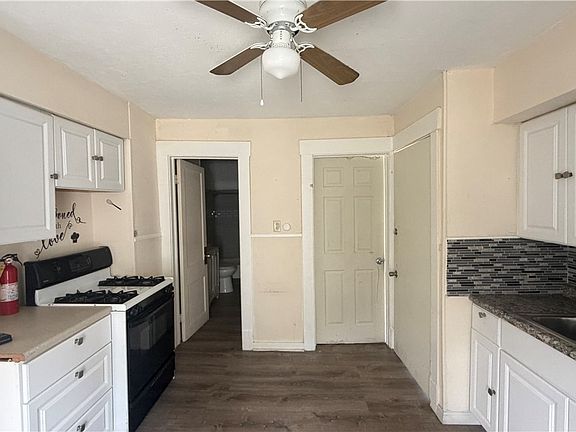 5th image of 10122 Loretta Ave