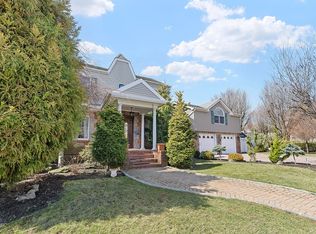 34-08 210th St, Flushing, NY 11361