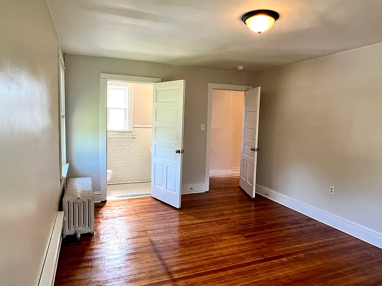 1411 E King St #6 — Photo 14