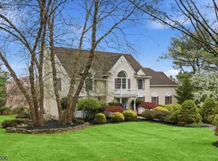 39 Squire Hill Rd, Long Valley, NJ 07853