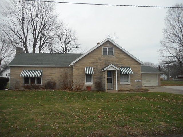 1st image of 204 S 8th St
