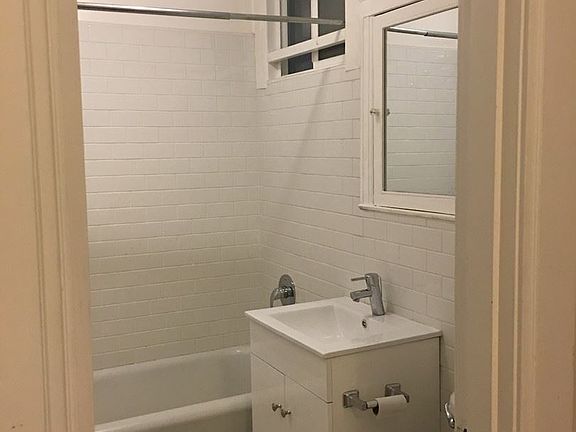 4th image of 834 Bush St APT 204