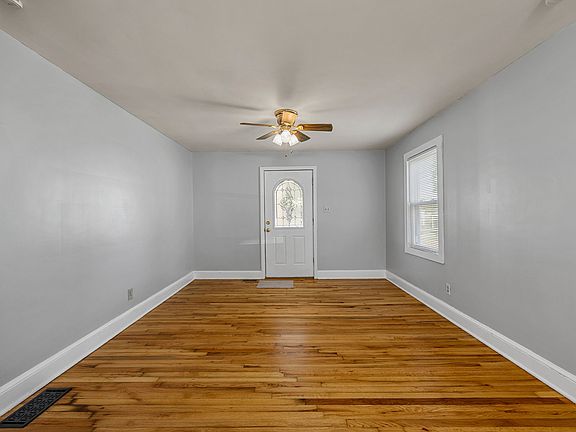 4th image of 538 Houston St