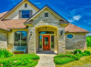 124 Abrego Lake Dr, Floresville, TX 78114