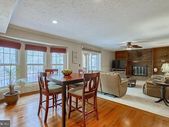 3rd image of 4686 Bonneville Ln