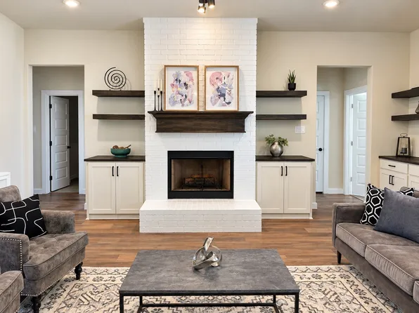 145 Loveta Ln, Boyd, TX 76023