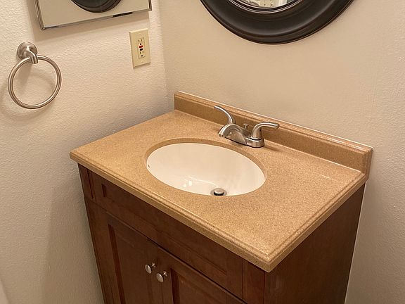 5th image of 117 Reserve Cir