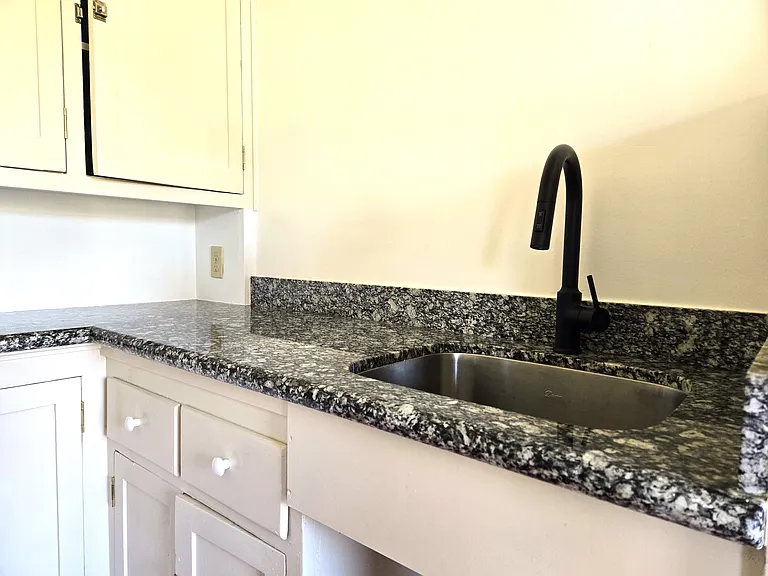 1401 Grove St #6 — Photo 12
