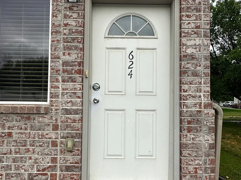 624 Sunflower Rd — Photo 2