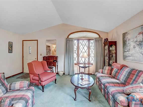 2nd image of 18 Bainbridge Way