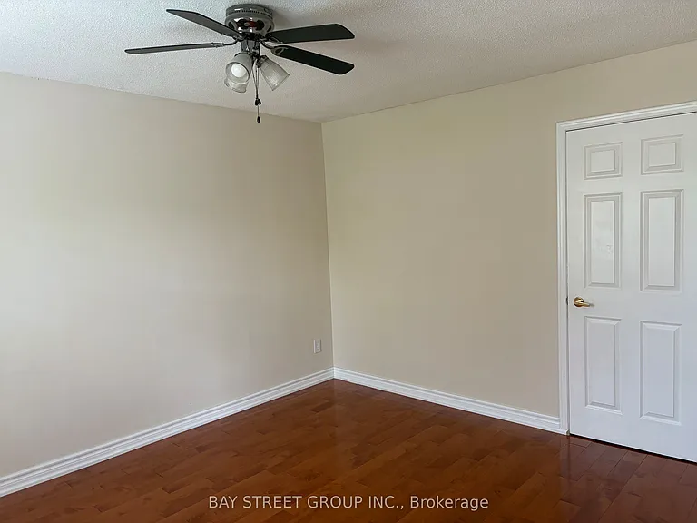 107 Stave Cres — Photo 18