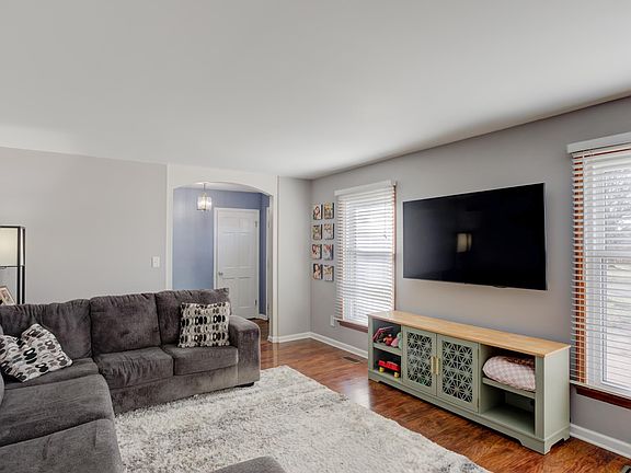 4th image of 8224 Kingswood Ct