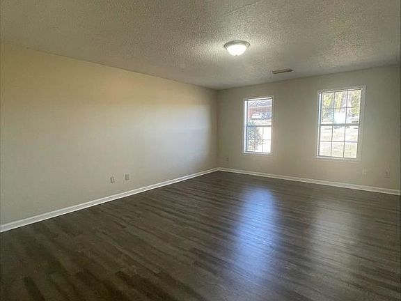 3rd image of 8470 Rutherford Dr